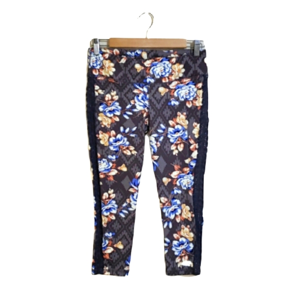 O'Neill Pants - O'NEILL Floral Capri Lace Leggings Pants Women's Size Medium
